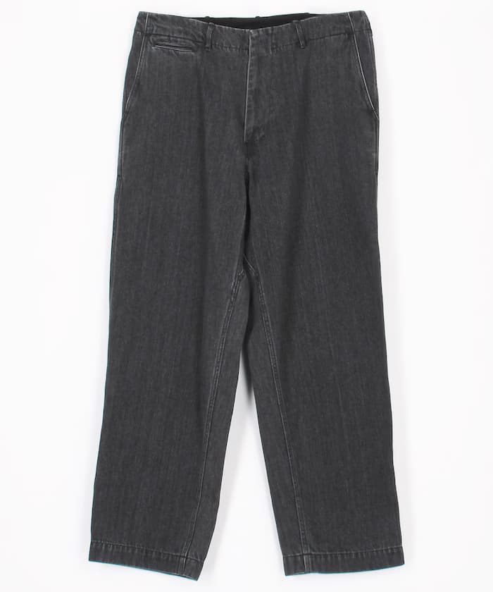 チャコールグレー