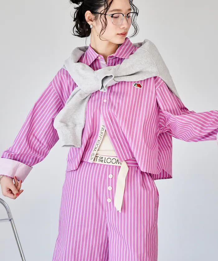 コーラルピンク