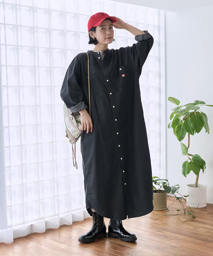 チャコールグレー