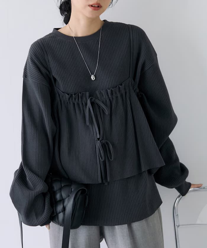 チャコールグレー