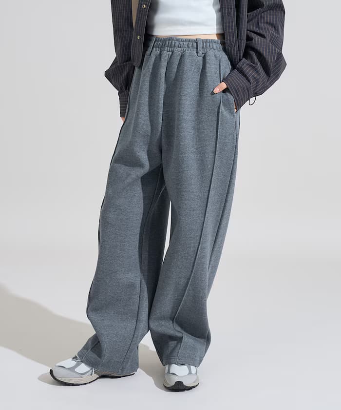 チャコールグレー