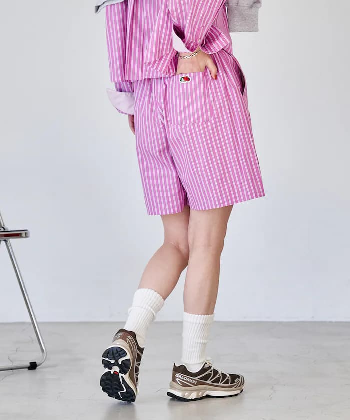 コーラルピンク