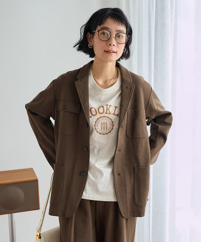 ダークブラウン