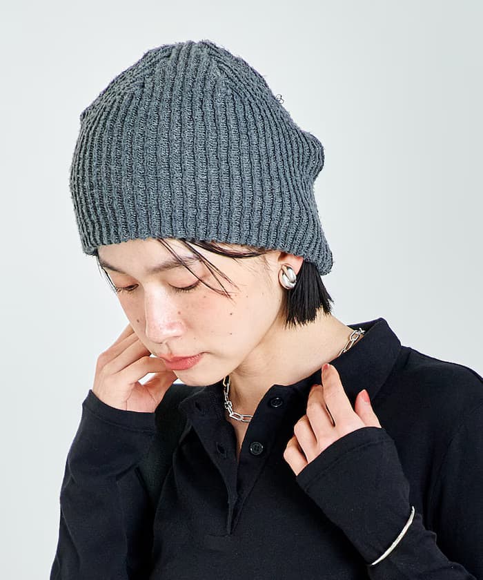 チャコールグレー