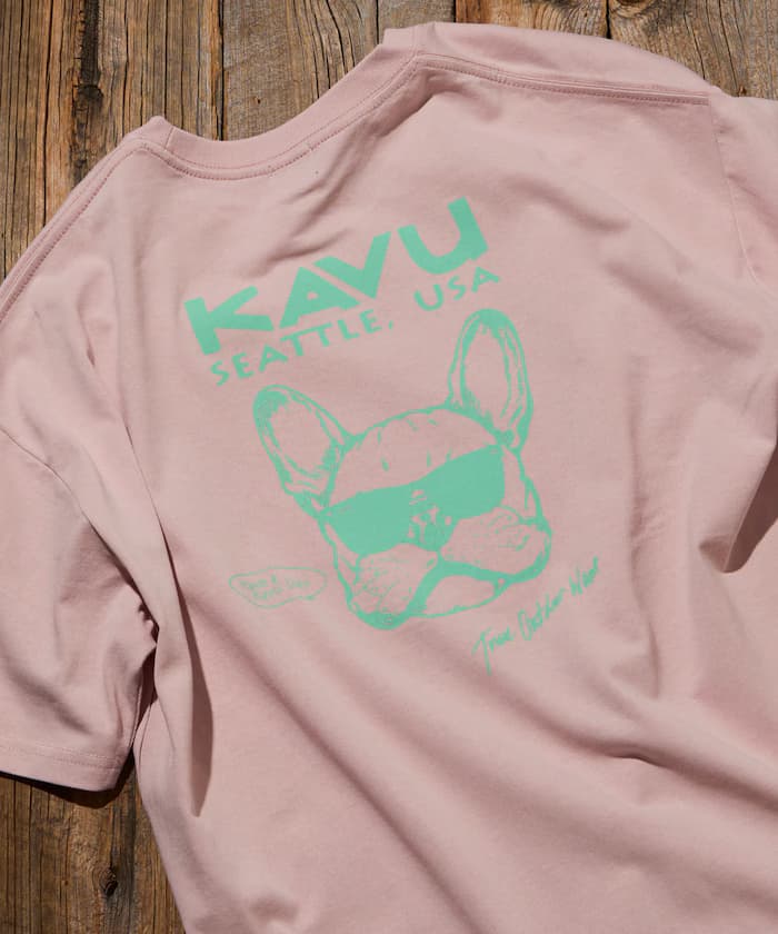 KAVU×FREAK'S STORE 別注寬版背後設計刺繡徽章T恤 / DOG【限定展開】