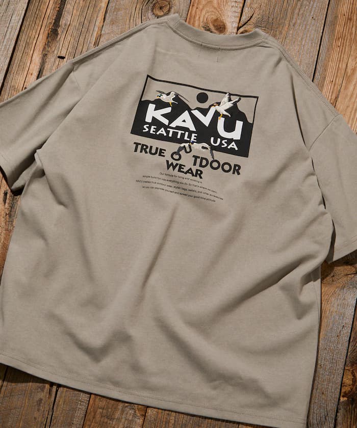 KAVU×FREAK'S STORE 別注寬版LOGO後背印花T恤 【限定展開】