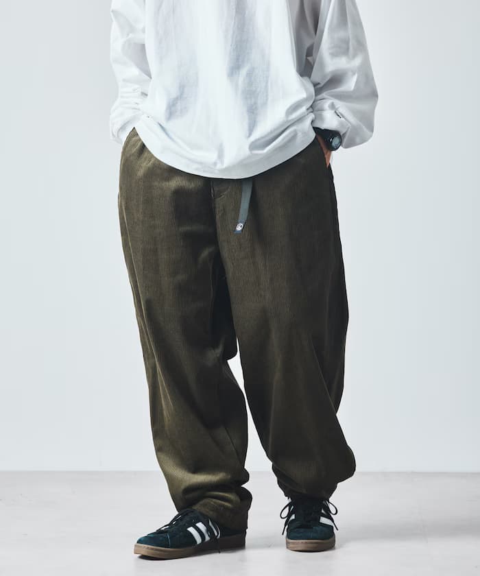 燈芯絨寬版登山褲 【限定展開】