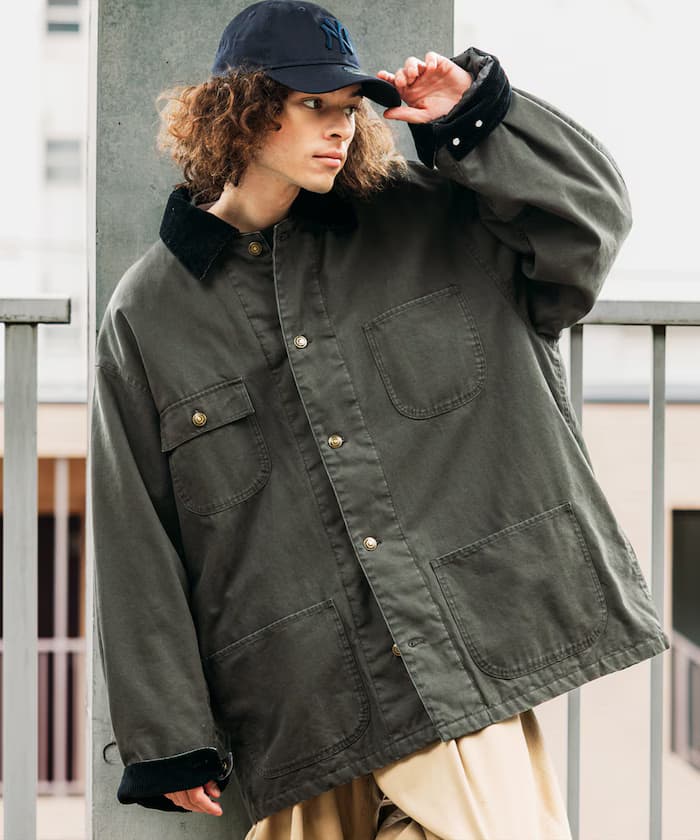 チャコールグレー