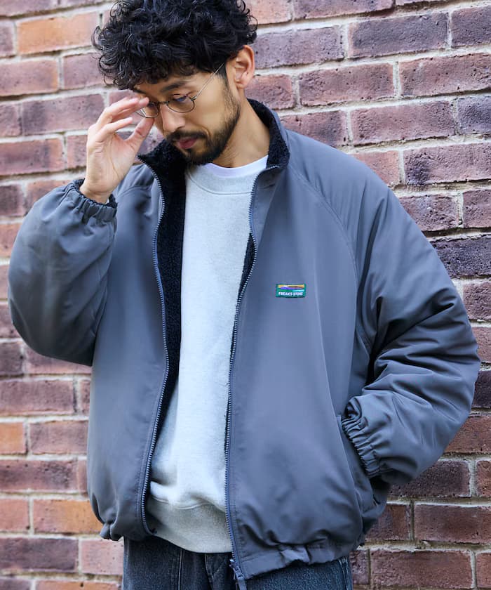 チャコールグレー