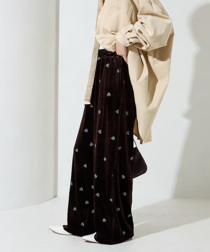 天鵝絨小花刺繡鬆緊褲子【限定展開】