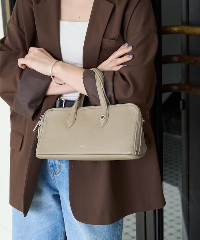 本革寬版拉鍊側背包【限定展開】