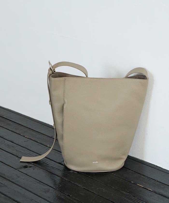 皮革單把手水桶包【限定展開】