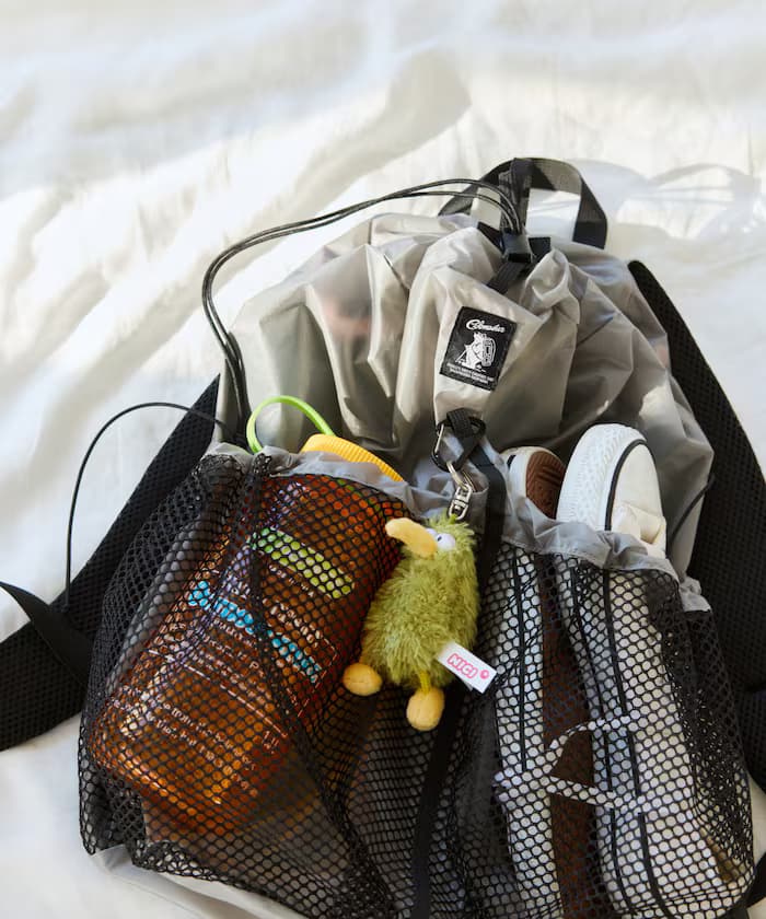 チャコールグレー