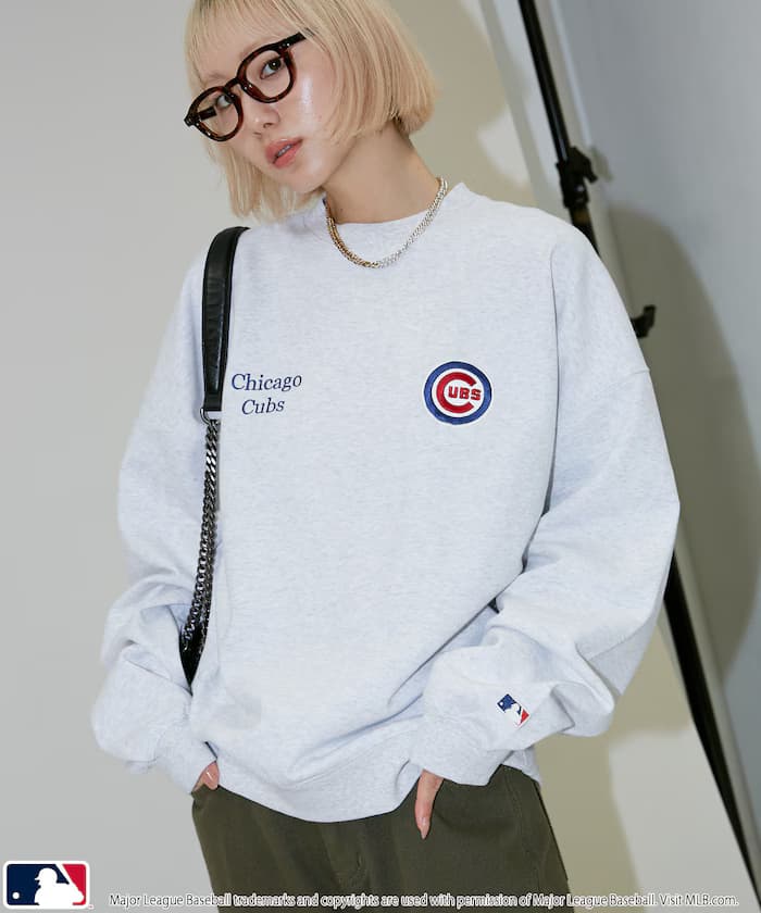 チャコールグレー