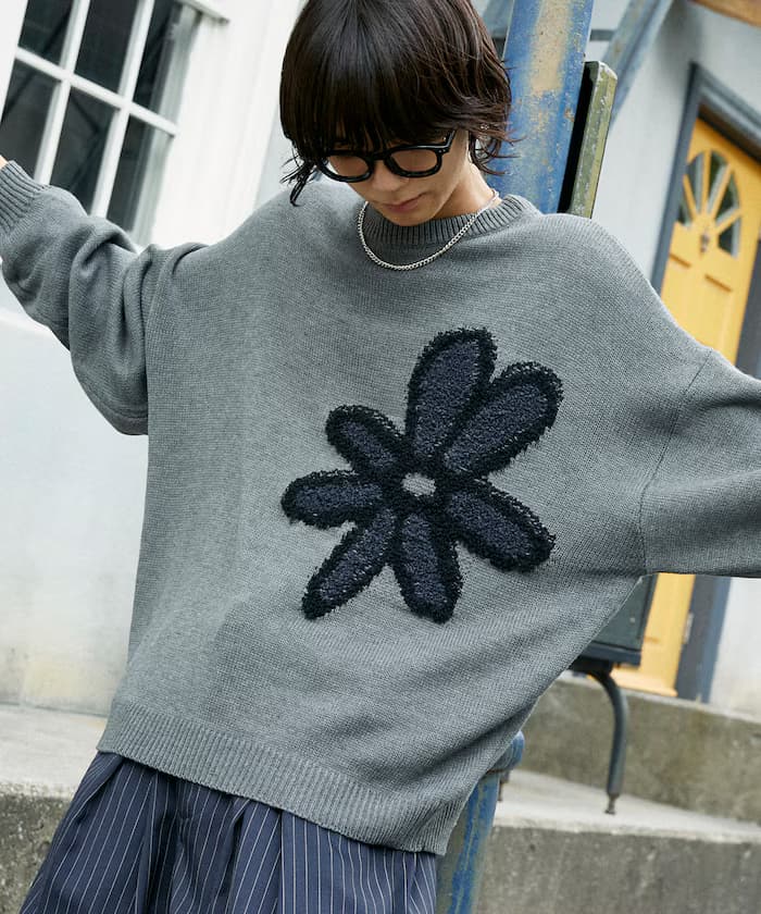 チャコールグレー