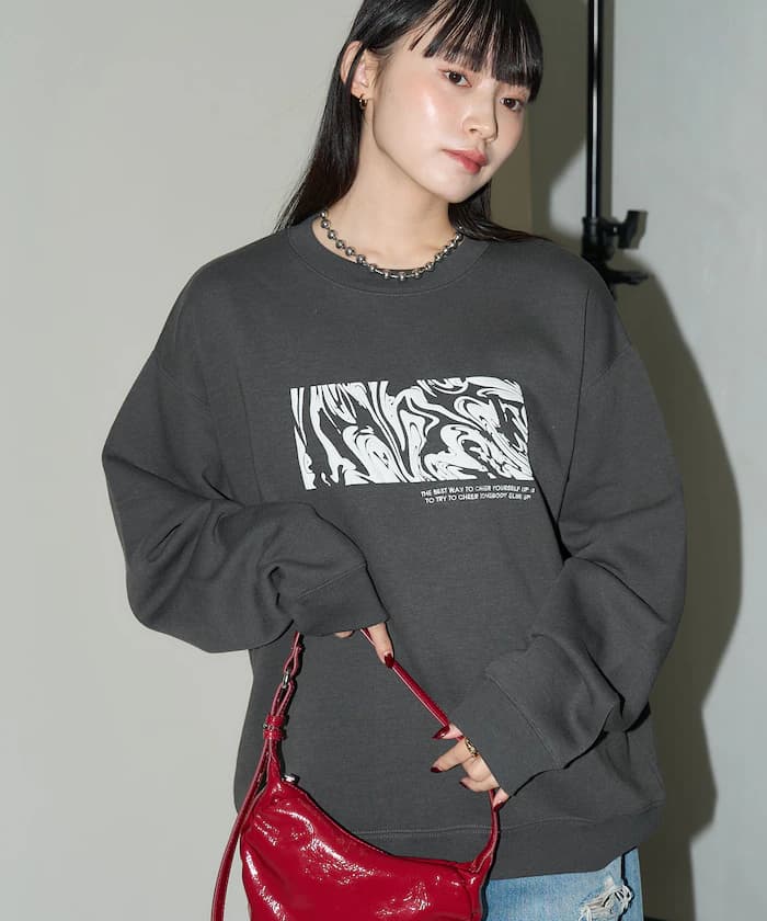 チャコールグレー