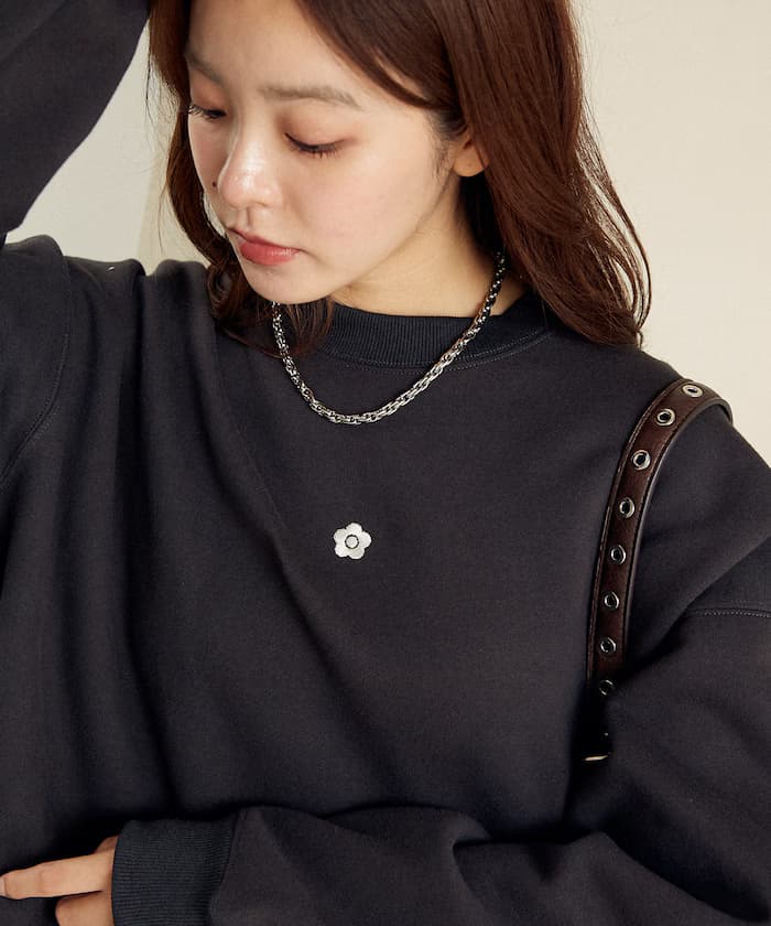 チャコールグレー