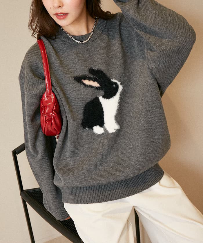 チャコールグレー