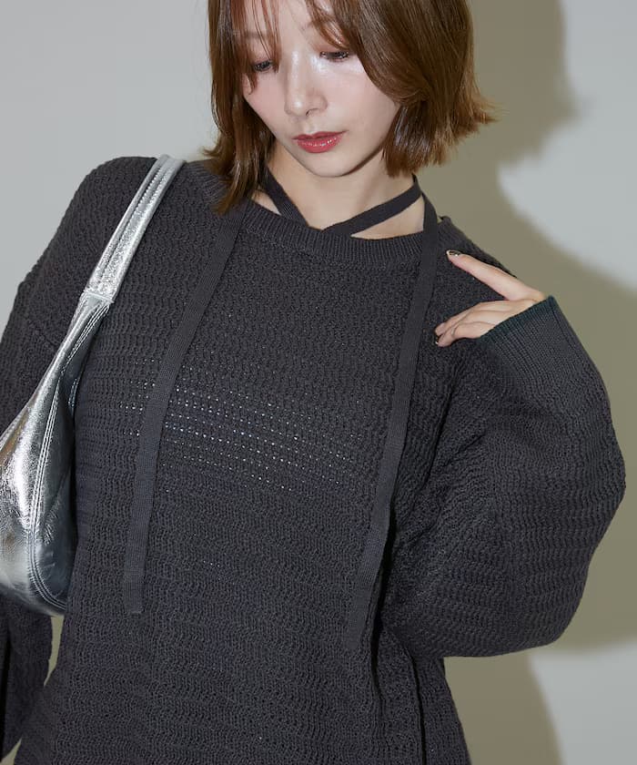 チャコールグレー