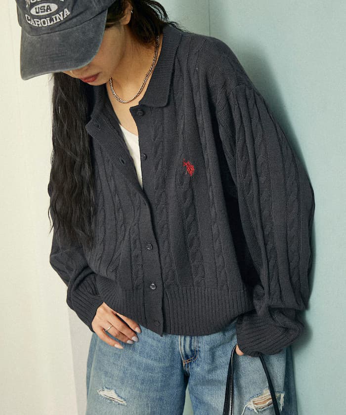 チャコールグレー