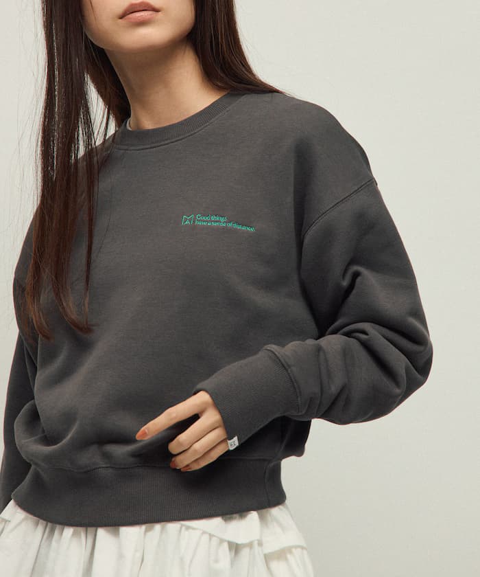 チャコールグレー